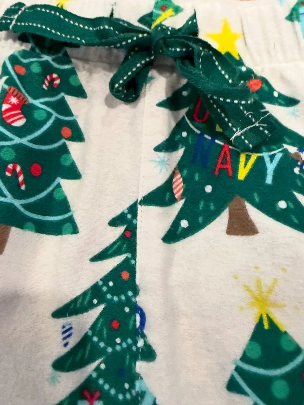Old Navy Women’s Lounge Shorts with Green Christmas Tree Print Size Large Tall